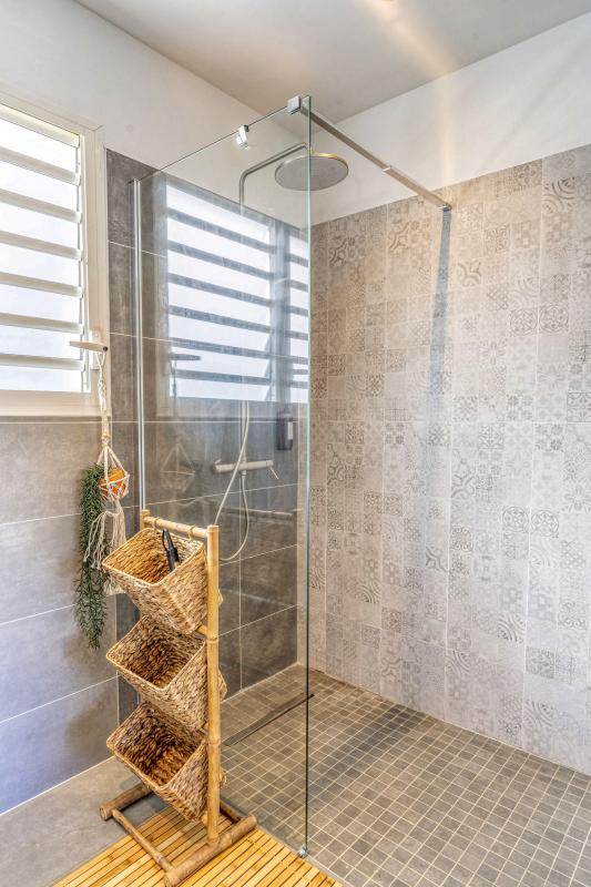 21.A louer villa avec piscine et Terre de haut Les Saintes- Villa Boheme